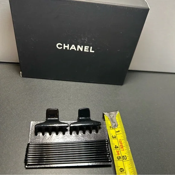 CHANEL Cuff Links - Picture 6 of 6